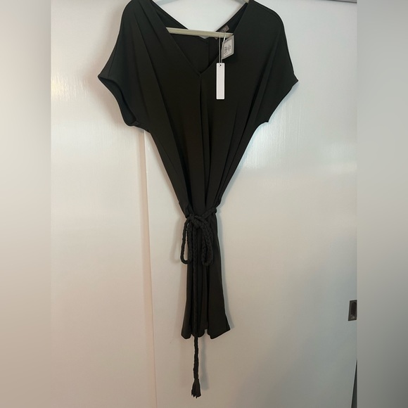 Women LILLA P Short Sleeve Short Tunic Belted Dress - Picture 2 of 3